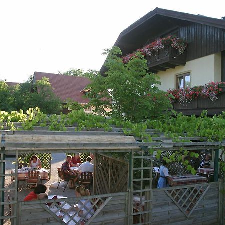Gasthof Neuwirt Eugendorf Exterior foto